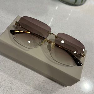 Dezi 2000s sunglasses